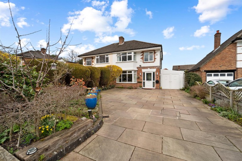Harewood Avenue, Sale
