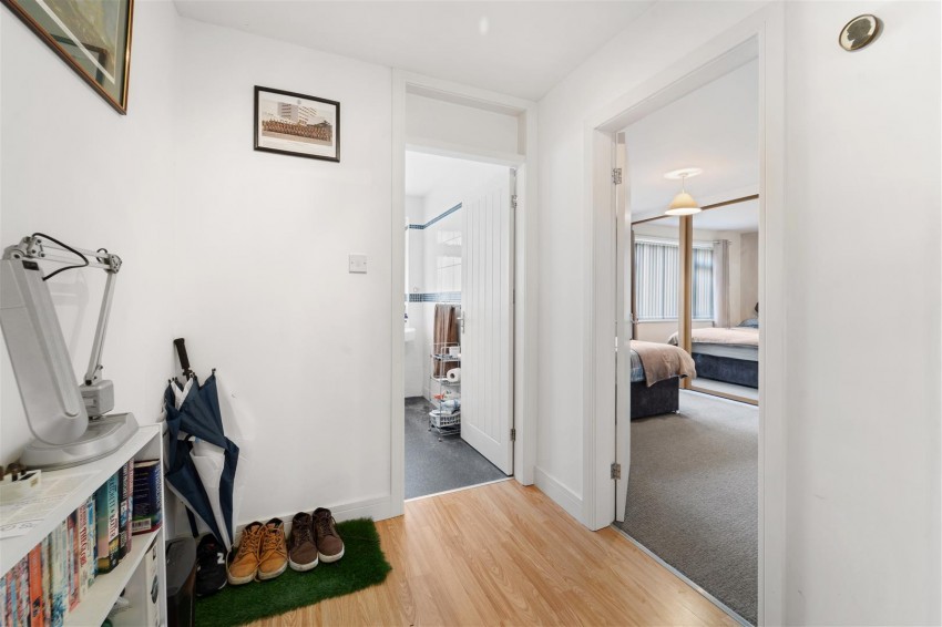 Images for Rookfield Avenue, Sale