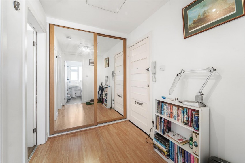 Images for Rookfield Avenue, Sale