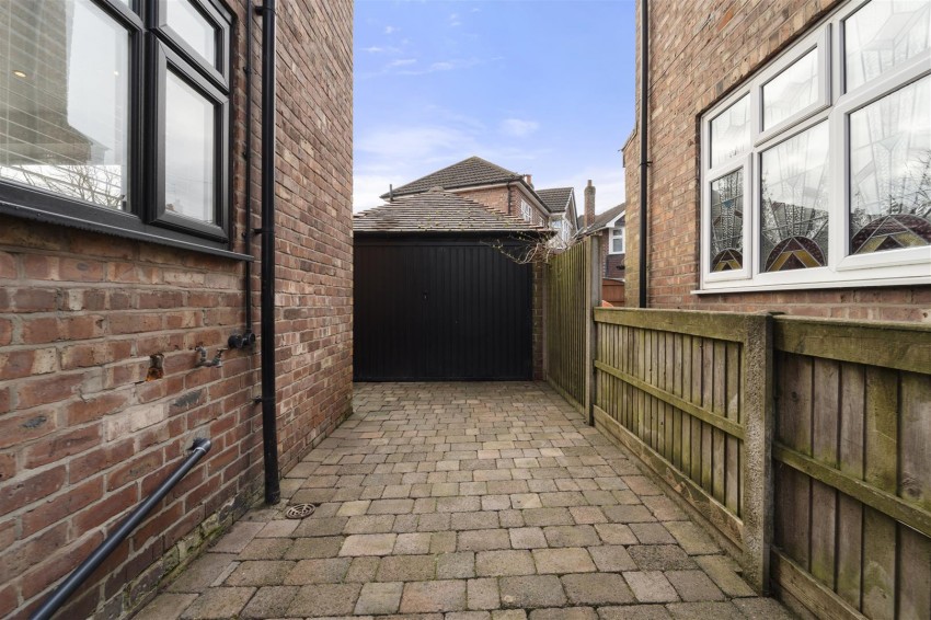 Images for Broad Road, Sale