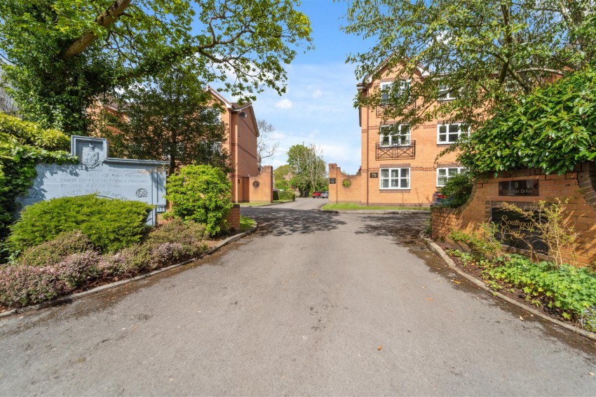 Images for Charlton Drive, Sale