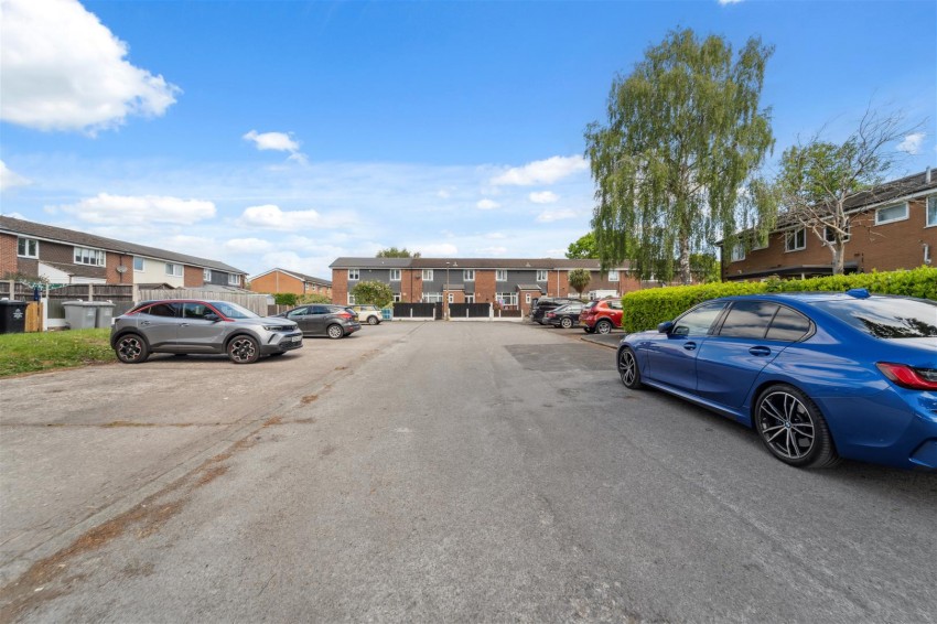 Images for Ascot Avenue, Sale