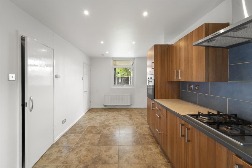 Images for Ascot Avenue, Sale