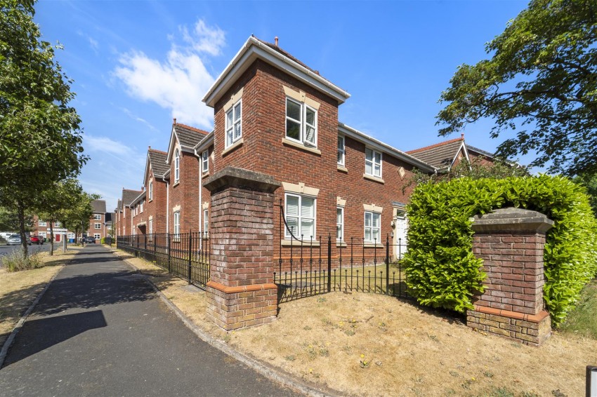 Images for Manor Avenue, Ruskin, Sale
