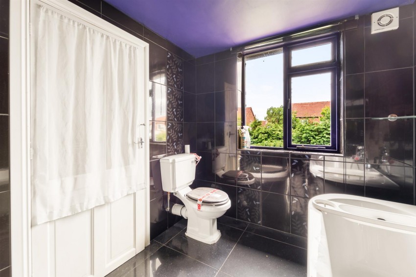 Images for Sefton Crescent, Sale