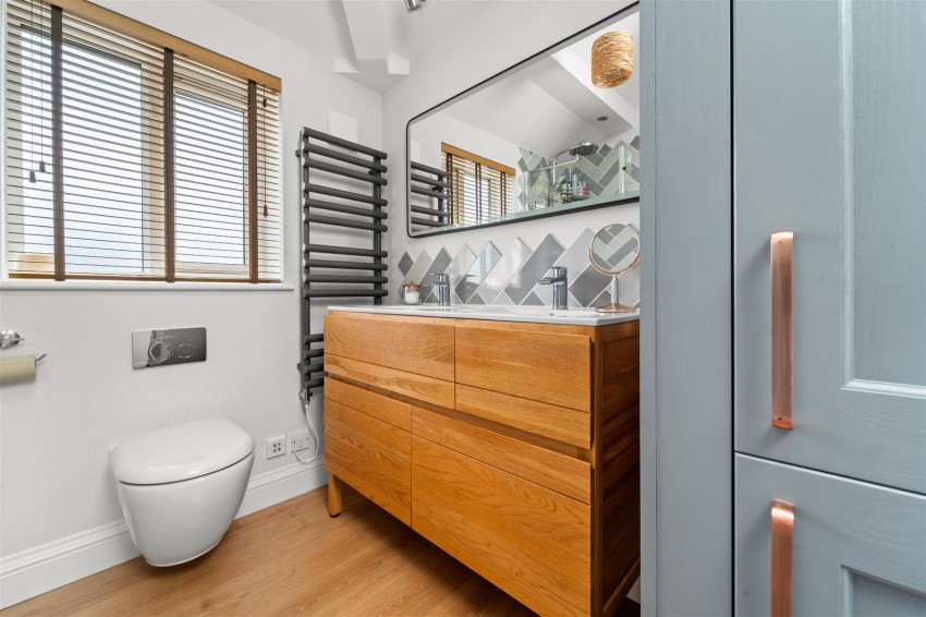 Images for Newlyn Drive, Sale