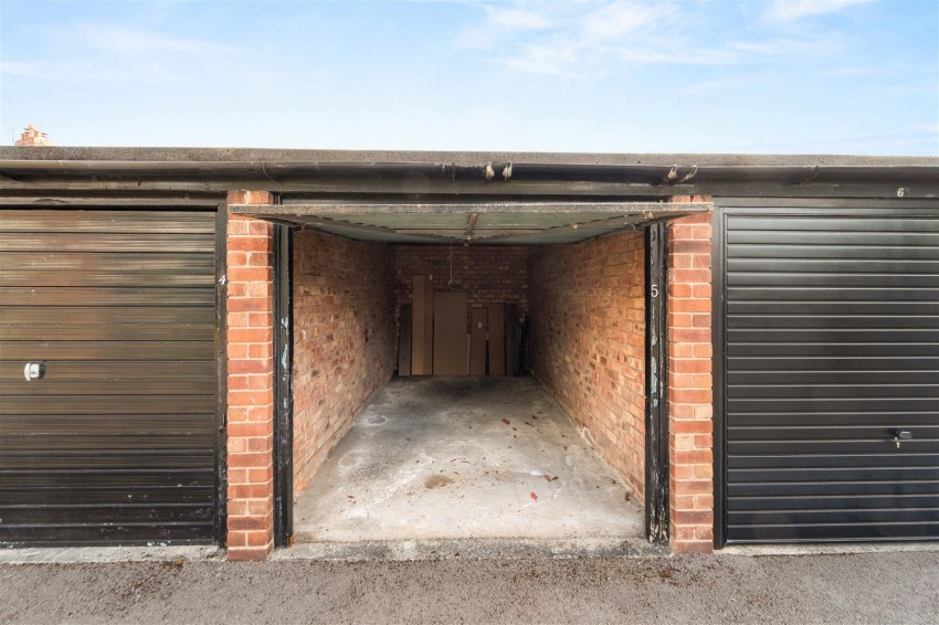 Images for Apt with Private Entrance, Sunningdale Court, Northenden Road, Sale