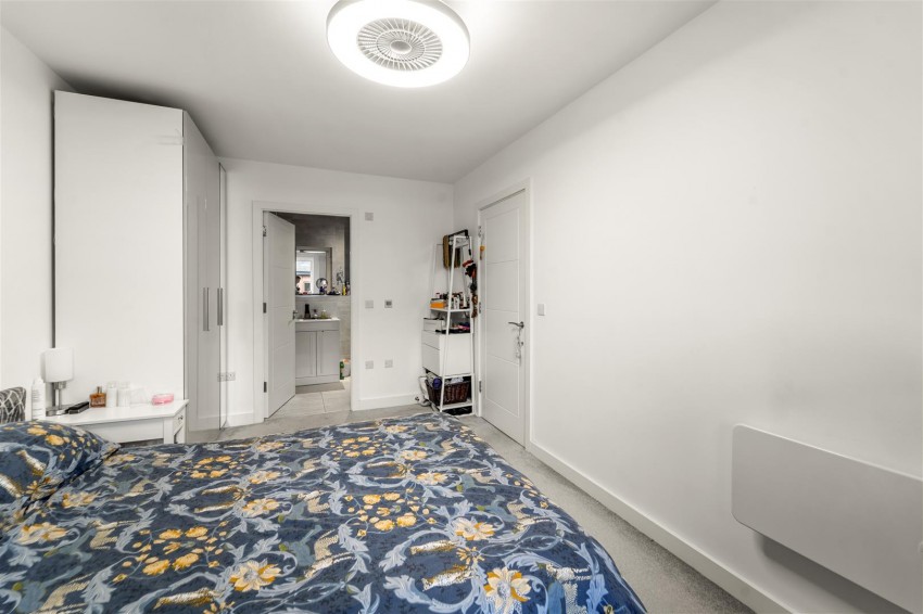 Images for Park Avenue, Sale