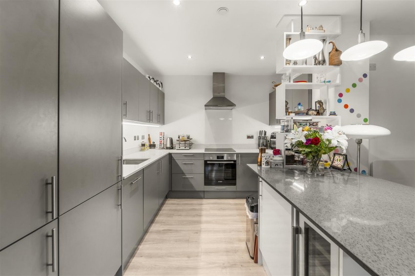 Images for Park Avenue, Sale