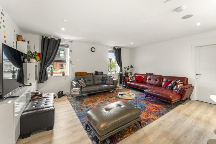 Images for Park Avenue, Sale