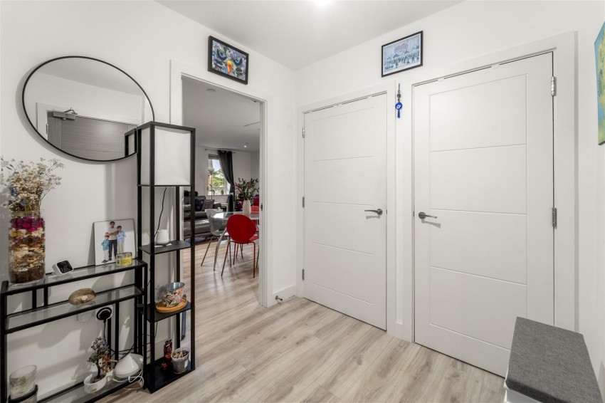 Images for Park Avenue, Sale