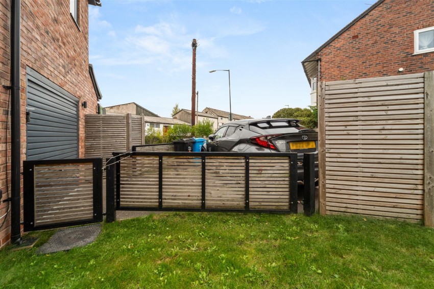 Images for Glebelands Road, Sale